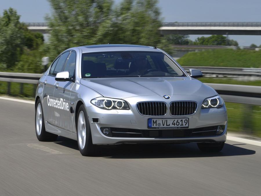  BMW 5-Series ConnectedDrive Prototype 2011 года  (фото 5 из 6)
